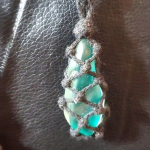 Blue glass hemp necklace